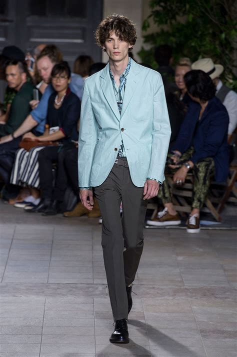 Hermès Spring 2016: From Catwalk to At Large Editorial